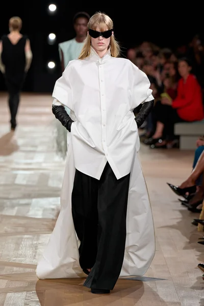 Look 8